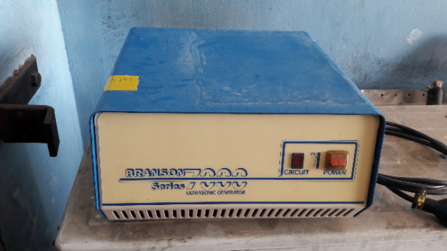 Branson Series 7000 Ultrasonic Generator S7040-6