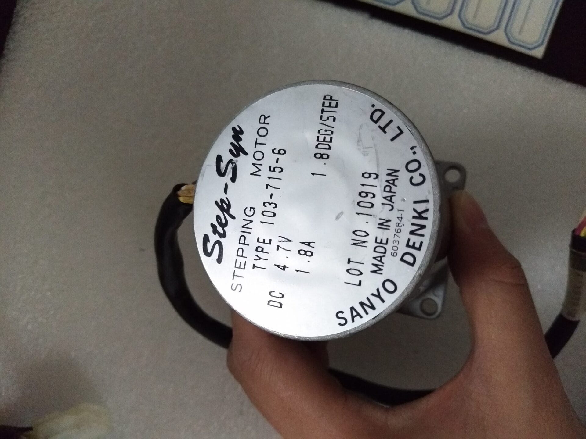 ASM 339 SANYO DENKI STEPPING MOTOR DC 4.7V 1.8A TYPE 103-715-6
