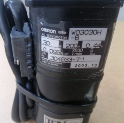 OMRON R88M-W03030H-B AC Servo Motor